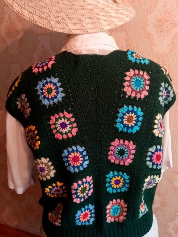 Жилетка. Крючок. Вид сзади